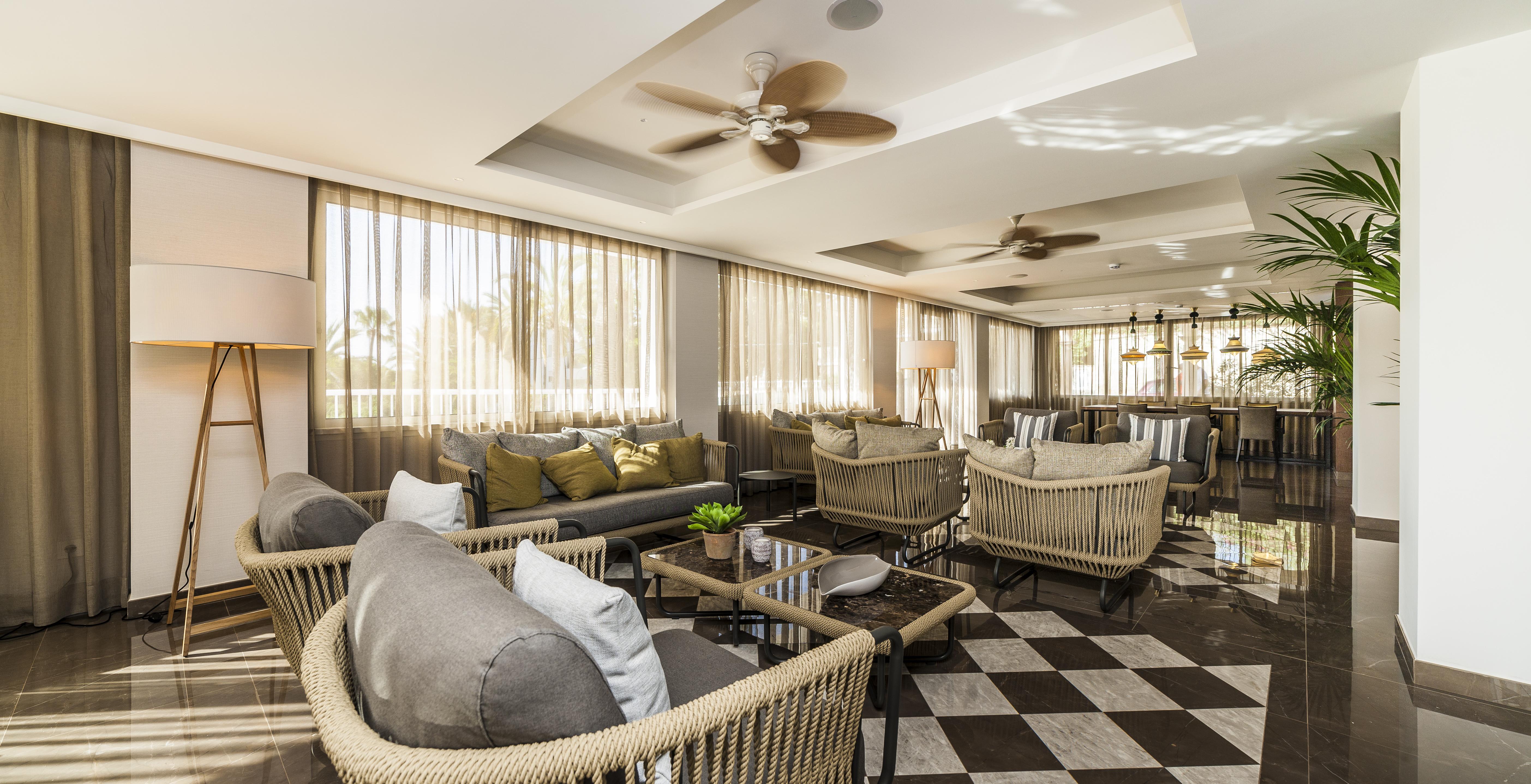 유로스타 마리벤트 팔마데마요르카 외부 사진 Interior of the hotel