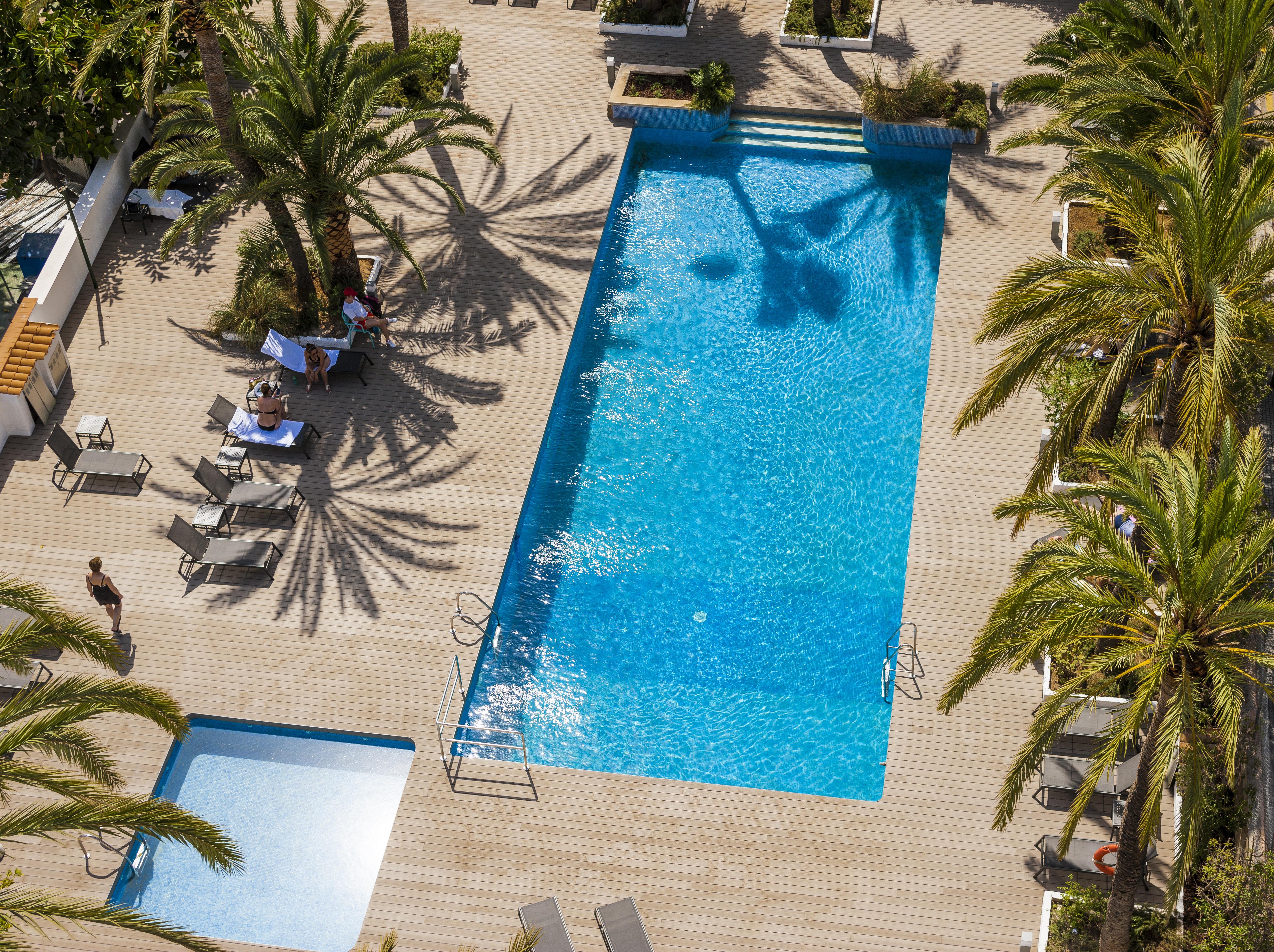 유로스타 마리벤트 팔마데마요르카 외부 사진 The swimming pool of the hotel