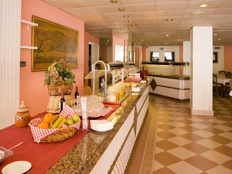 유로스타 마리벤트 팔마데마요르카 레스토랑 사진 Breakfast buffet in a hotel